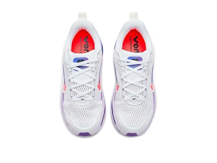 Кроссовки беговые Vomero 18 Nike Kids, White/Hot Lava/Violet Mist/Sapphire — фото 3