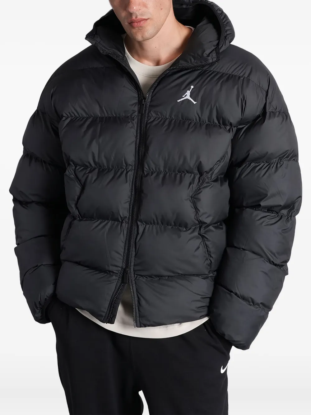 

Стеганая куртка с логотипом Nike, черный