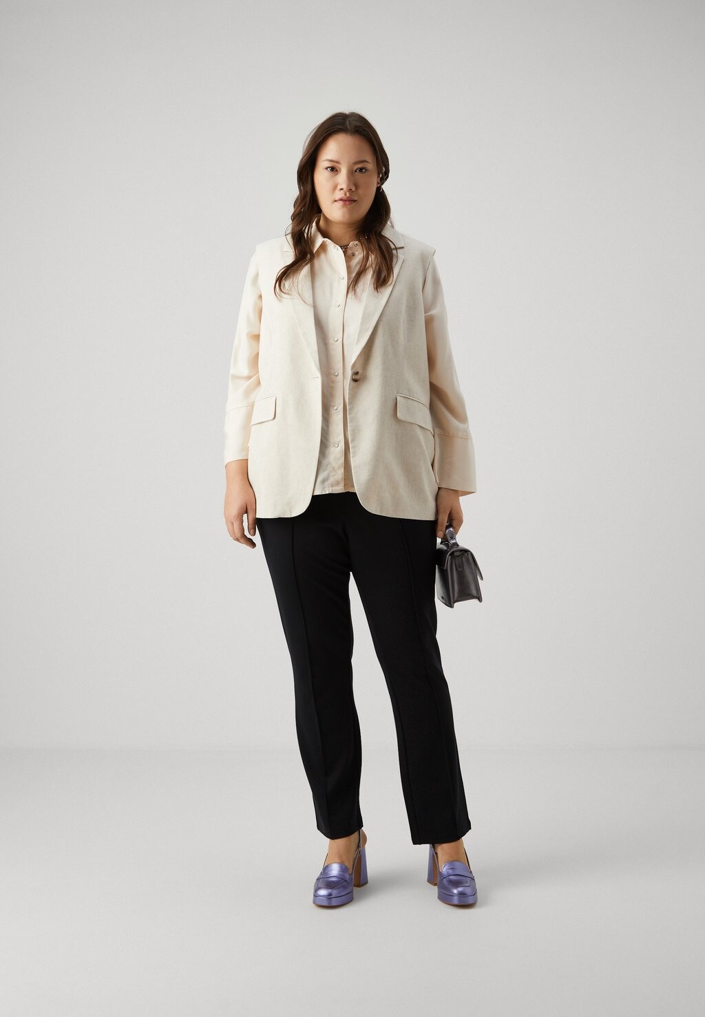 

Жилет CARAGNES VEST ONLY Carmakoma, бежевый