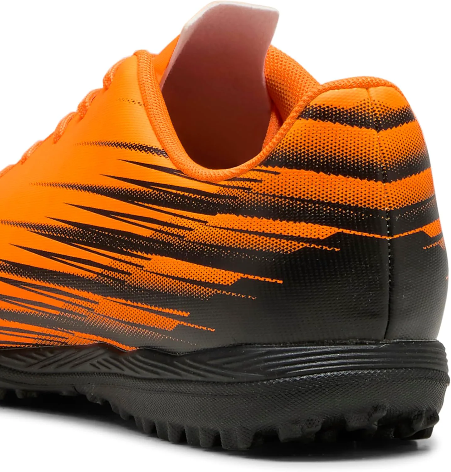 Мужские футбольные бутсы PUMA Attacanto II Turf - оранжевые, черный — фото 3