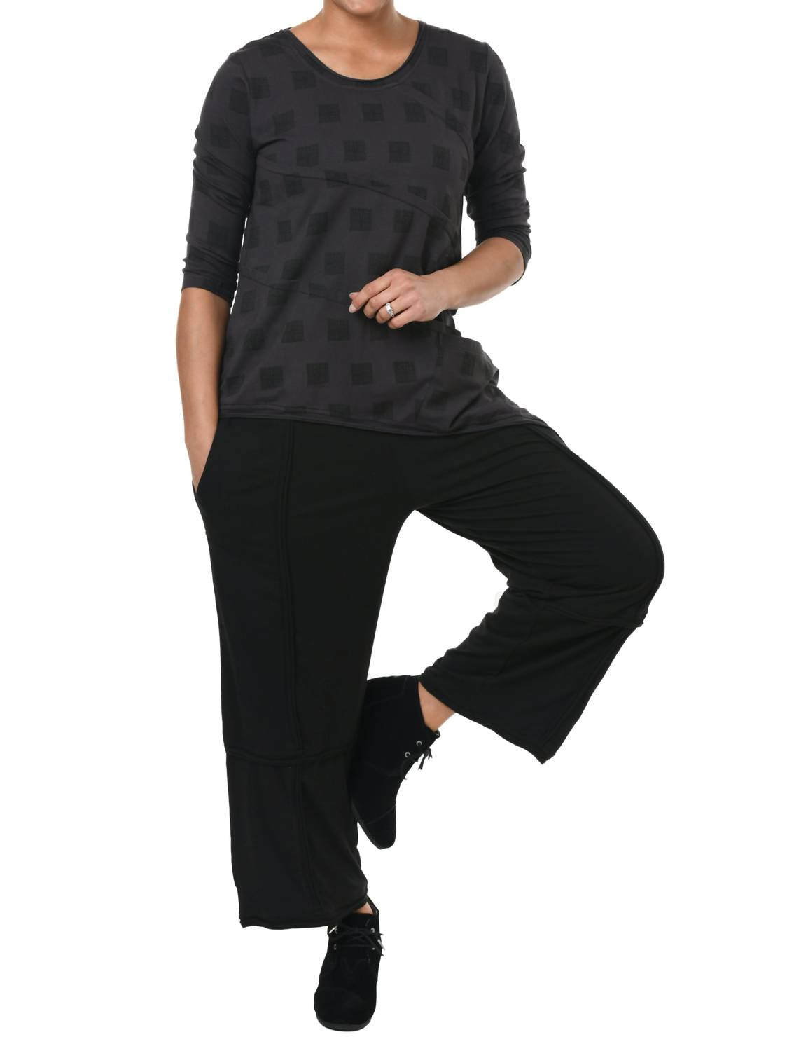 

Топ Madelyn в цвете "уголь" с узором Mini Chex Tulip Clothing, Charcoal Mini Chex