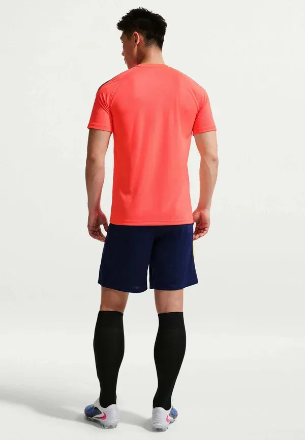 Футболка спортивная Nike Performance, цвет горячая лава антрацит — фото 2