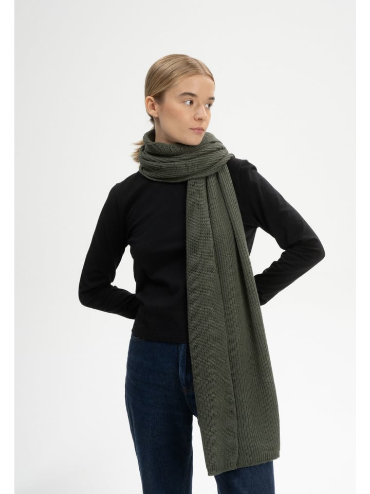 

Вязаный шарф в рубчик NAGNA MELA