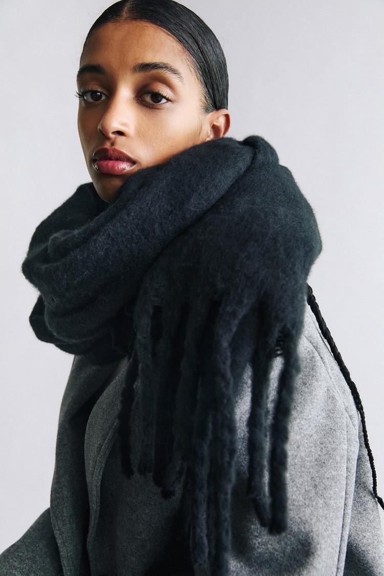 

Базовый шарф Pull And Bear, черный