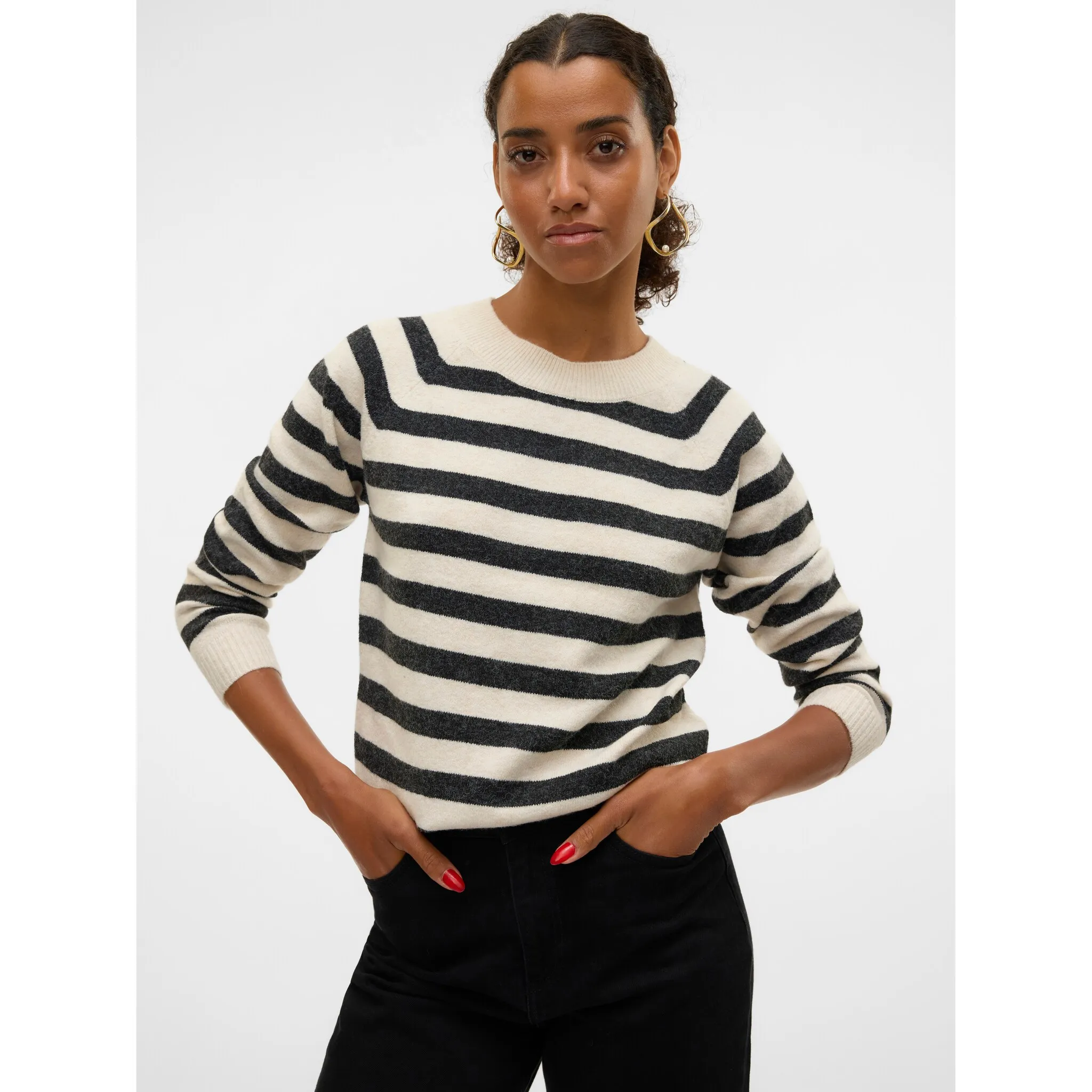 

Свитер Vero Moda с круглым вырезом "VMDOFFY LS O-NECK BLOUSE GA NOOS", черный