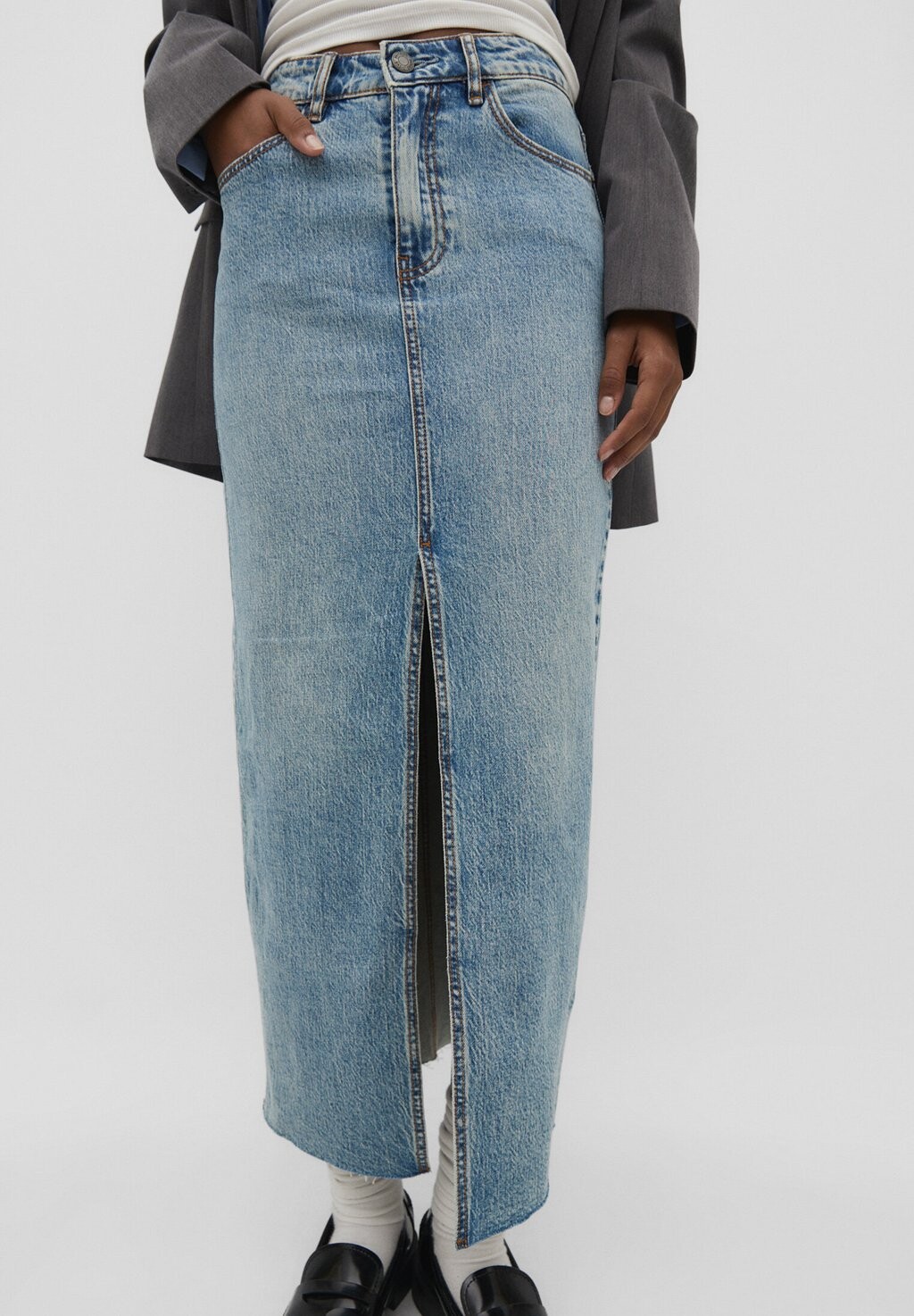 

Юбка макси IM COMFORT-FIT Stradivarius, цвет stone blue denim