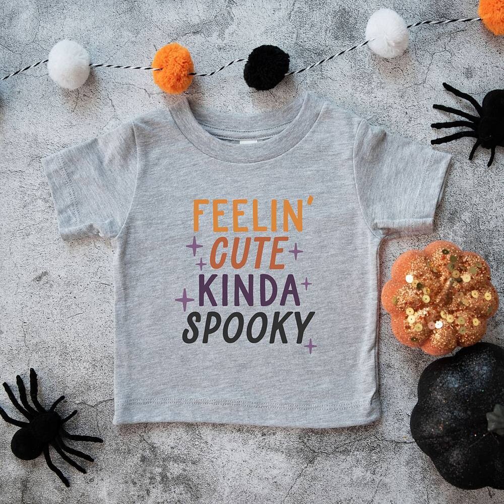 Молодежная футболка с короткими рукавами и рисунком Feelin' Cute Kinda Spooky The Juniper Shop, цвет Cream — фото 2