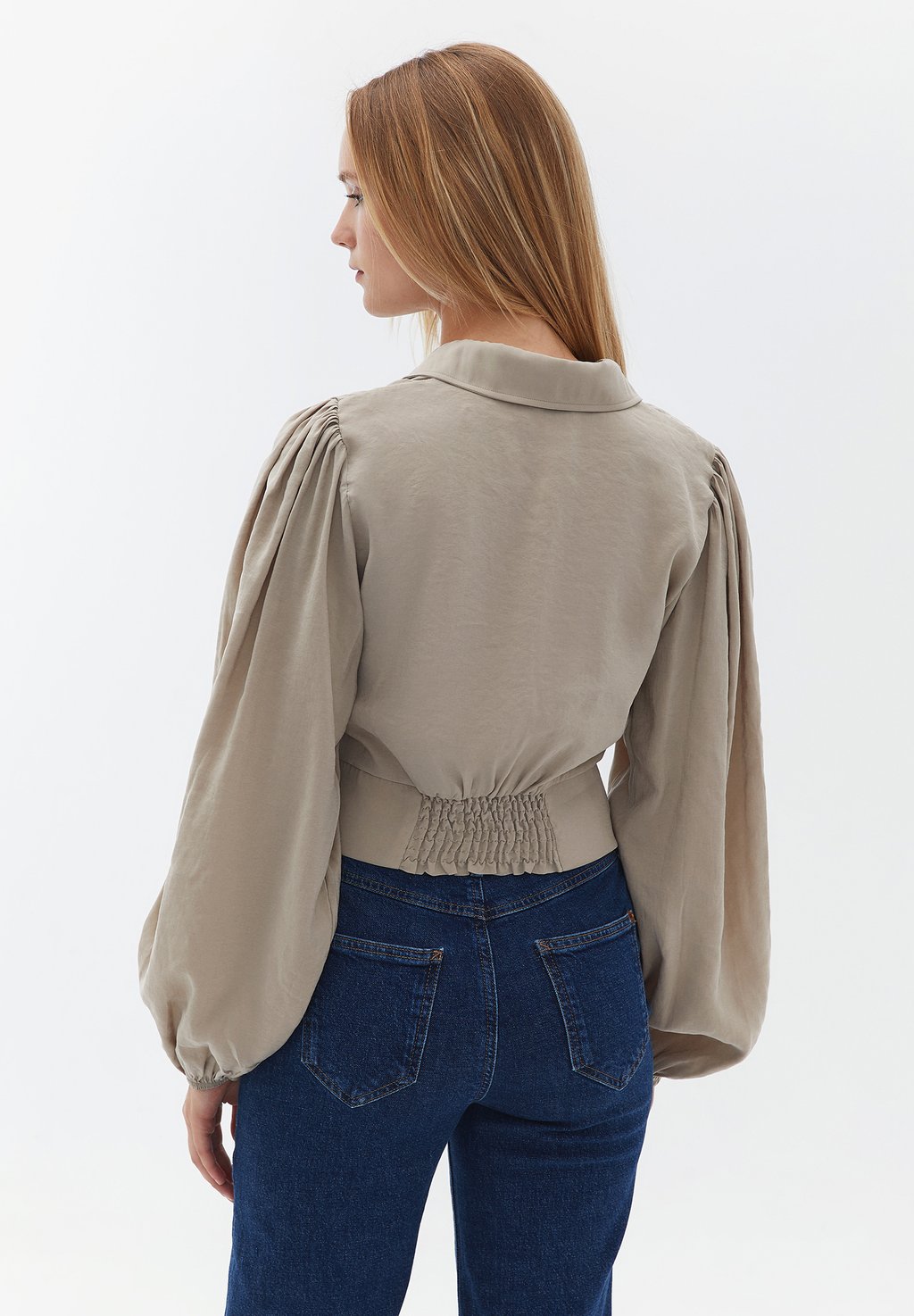 

Блузка на пуговицах CROP WITH PUFF SLEEVES OXXO, бежевый