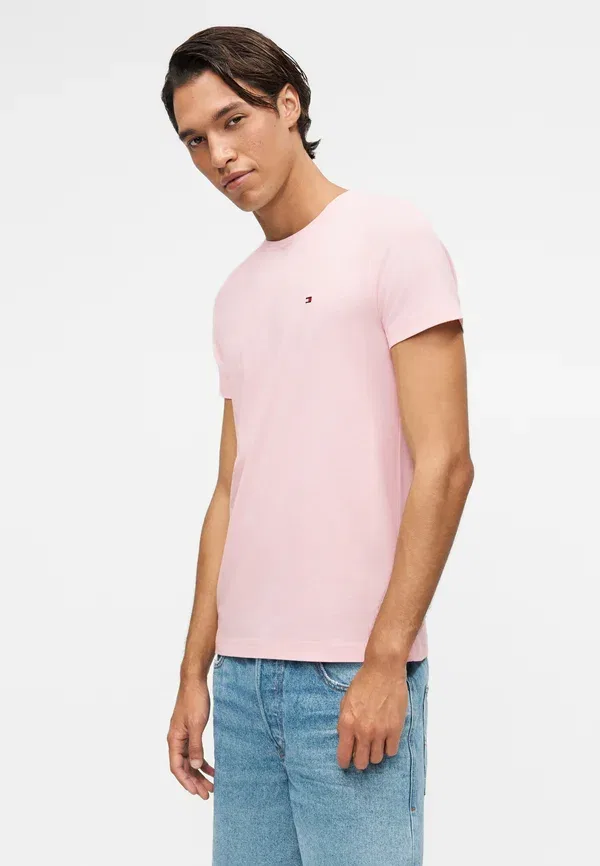 Футболка Tommy Hilfiger Slim Fit Tee Core Essentials Basic T-Shirt, розовый — фото 4