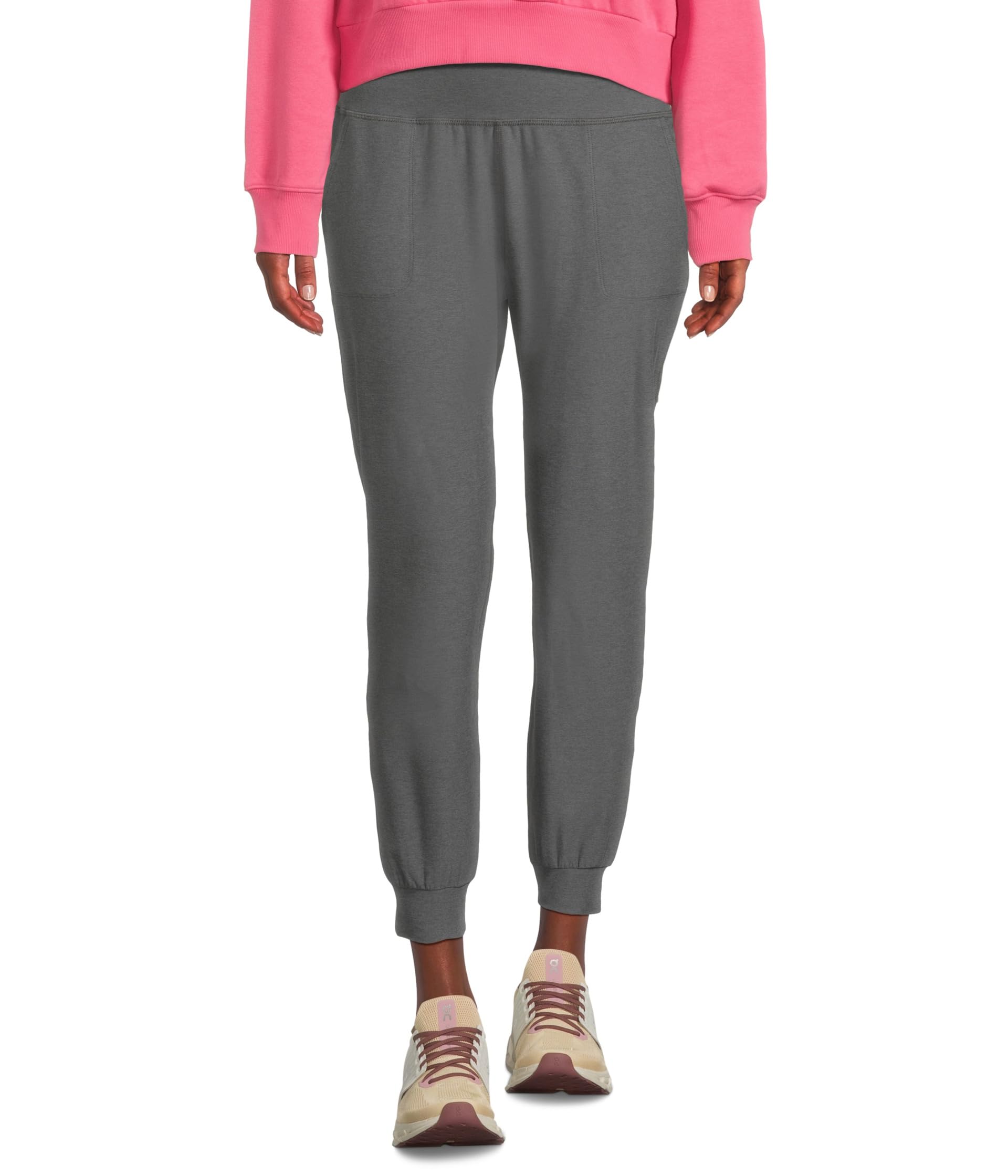 

Брюки Beyond Yoga Spacedye Midi Joggers, цвет True Gray Heather