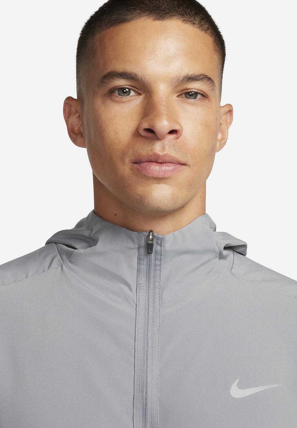 Спортивная куртка FORM Nike, дымчато-серый светоотражающий серебристый — фото 4