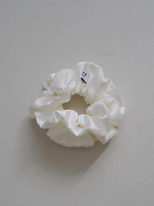Шелковый резинка для волос Twin Glossy Scrunchie, цвет слоновая кость — фото 2