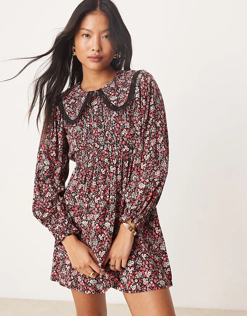 

Мини-платье с длинными рукавами и кружевом в принт Miss Selfridge