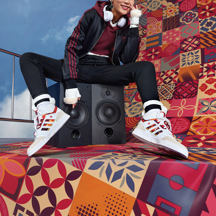 Adidas Originals Пуховик зимний женский вихрь неоново-красный, Swirl Neon Red — фото 4