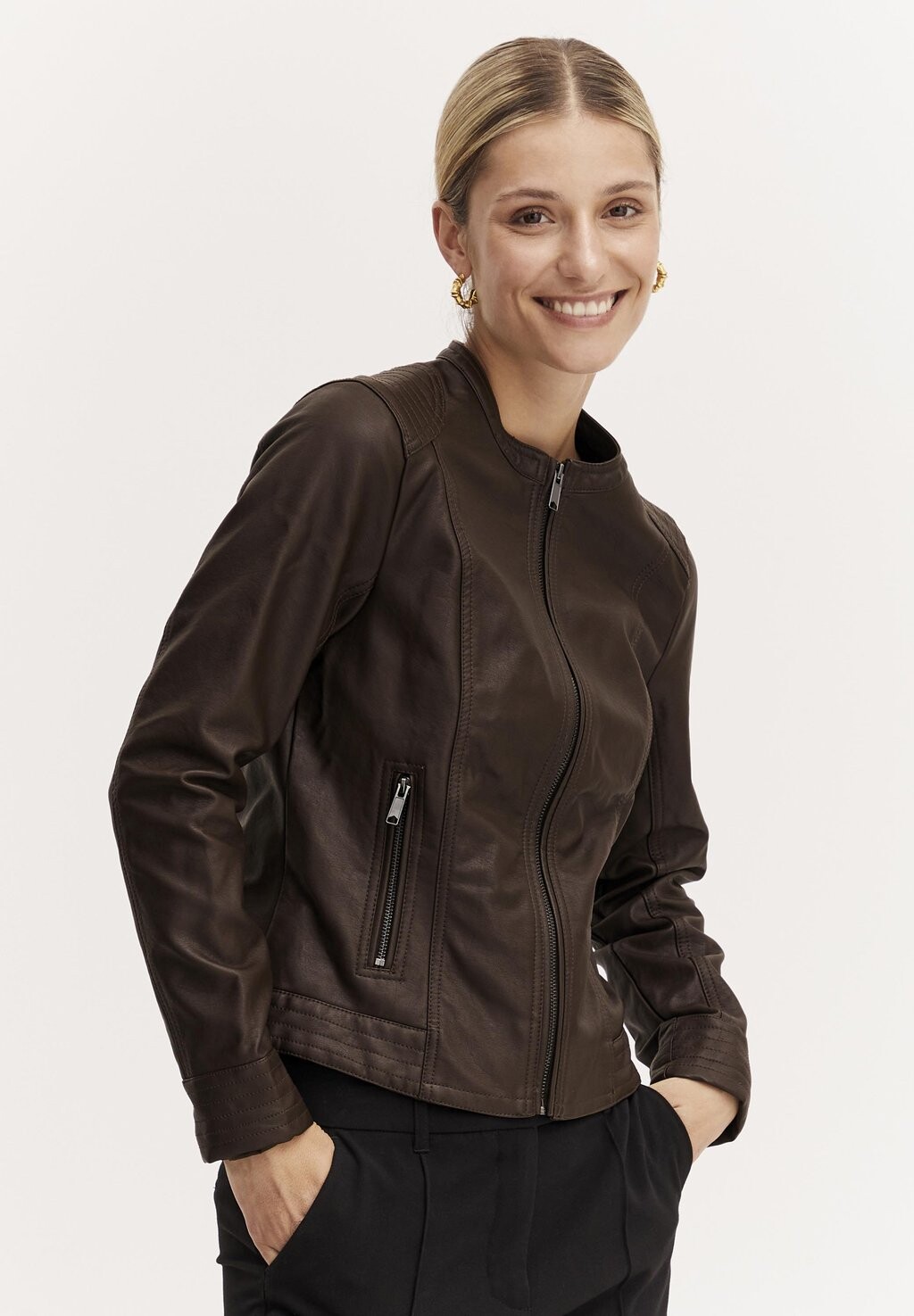 java jacket net worth