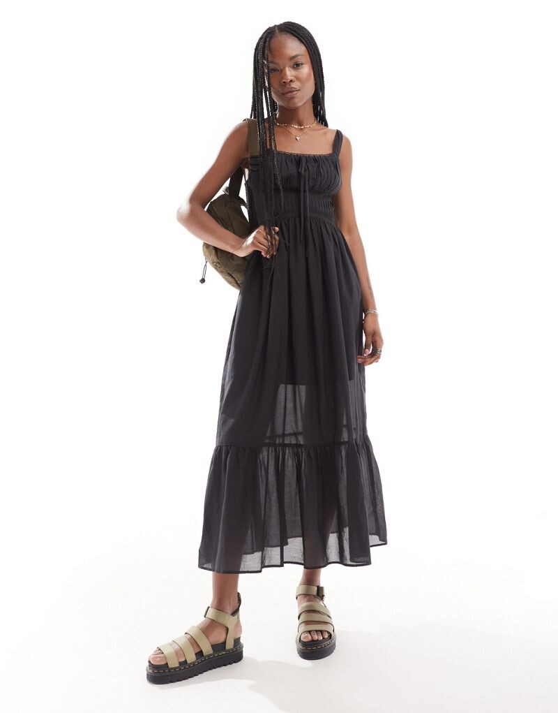 

ASOS DESIGN – черное платье миди с бретелями, рюшами и кружевом