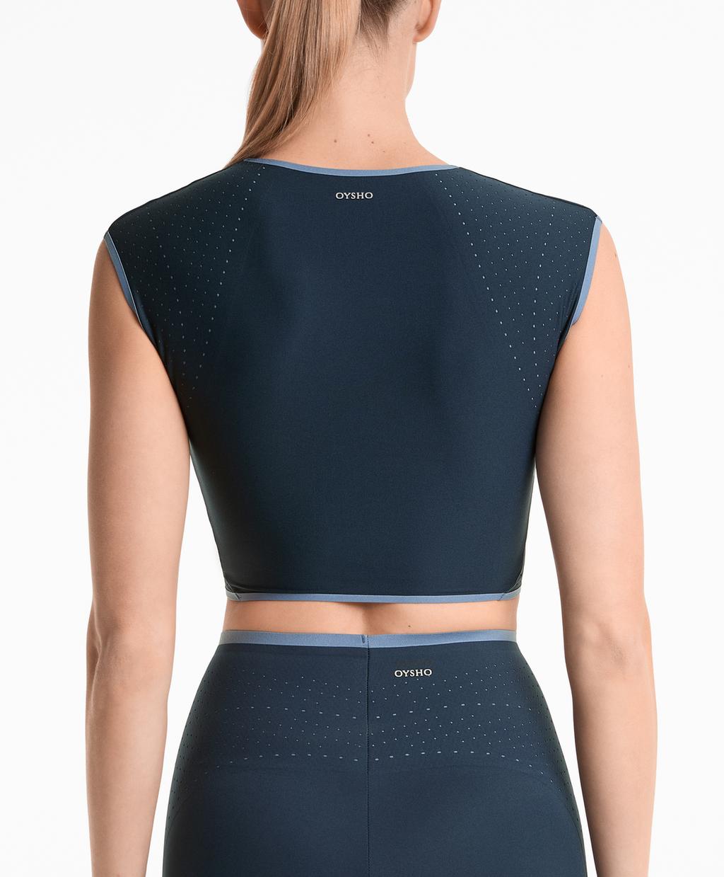 

Идеально подходящая перфорированная майка с чашечками Oysho, цвет Dark Blue
