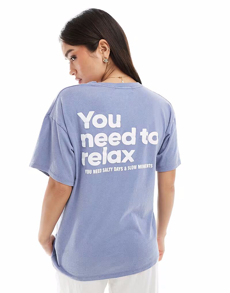 

Футболка Pull&Bear Relax с графическим принтом в выцветшем синем цвете