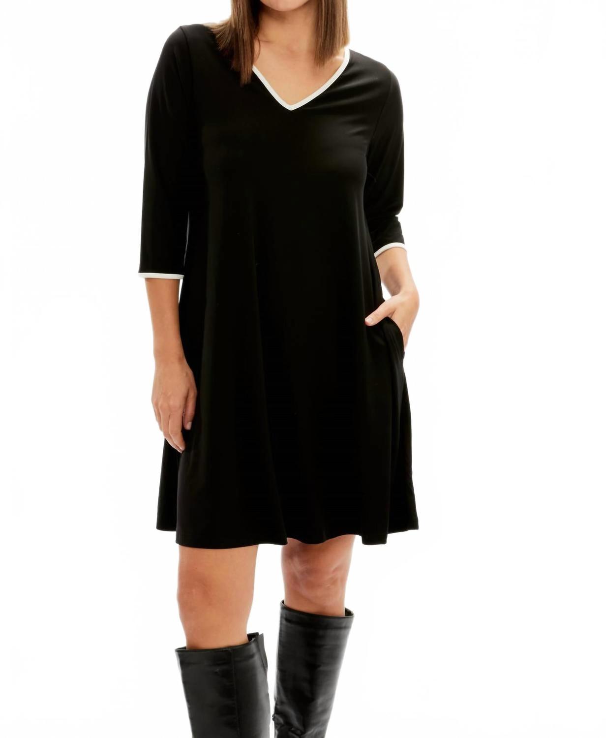 

Черное трапециевидное платье с контрастными вставками Sympli