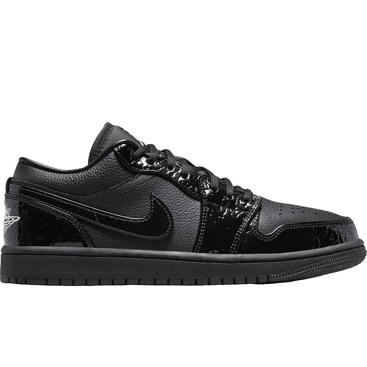 

Кроссовки W Air Jordan 1 Low SE, цвет Schwarz/Schwarz/Weiß/Metallisches Silber