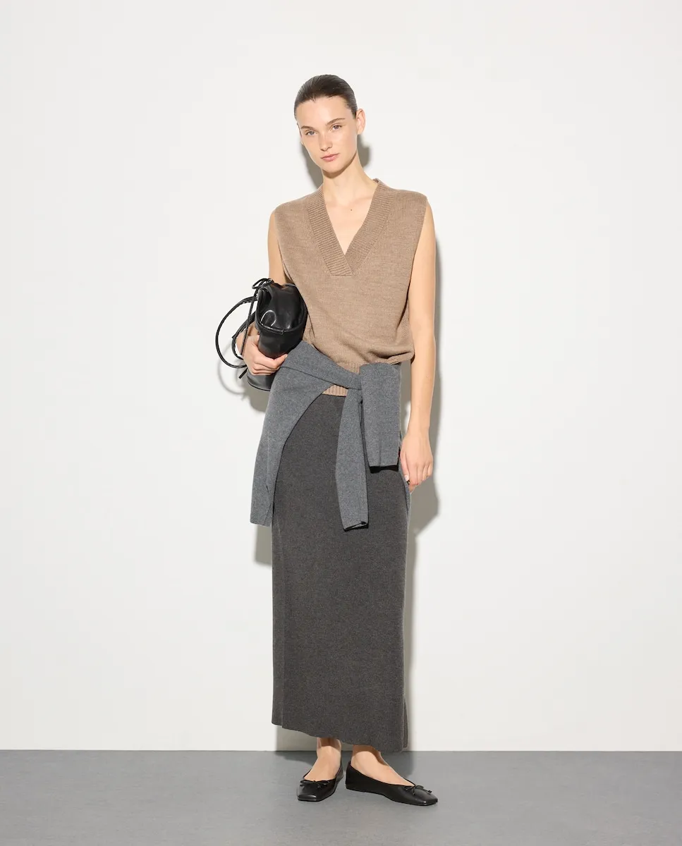 

Женский жилет крупной вязки с закрытым V-образным вырезом Woman El Corte Inglés, коричневый