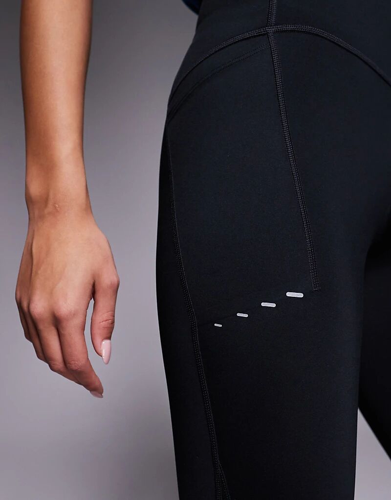 Леггинсы Nike Running Swift 7/8 с карманом черного цвета — фото 4