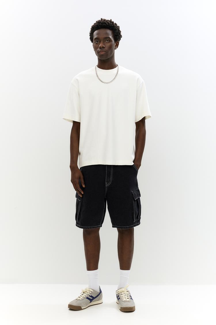 

Джинсовые шорты-карго Pull And Bear, черный
