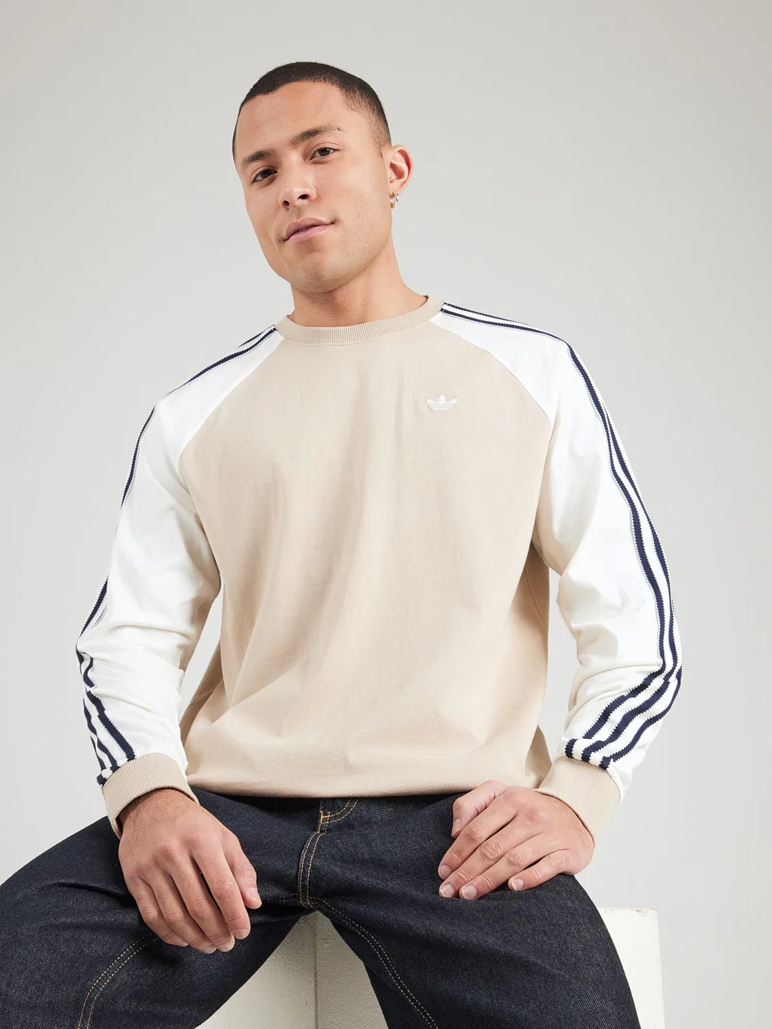 Футболка Adidas Originals CALI бежевого цвета — фото 3