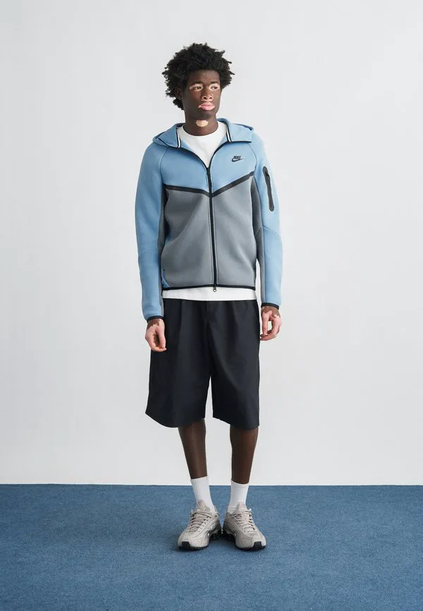 Флисовая куртка с капюшоном Nike Sportswear, Work Blue/Cool Grey/Black — фото 2