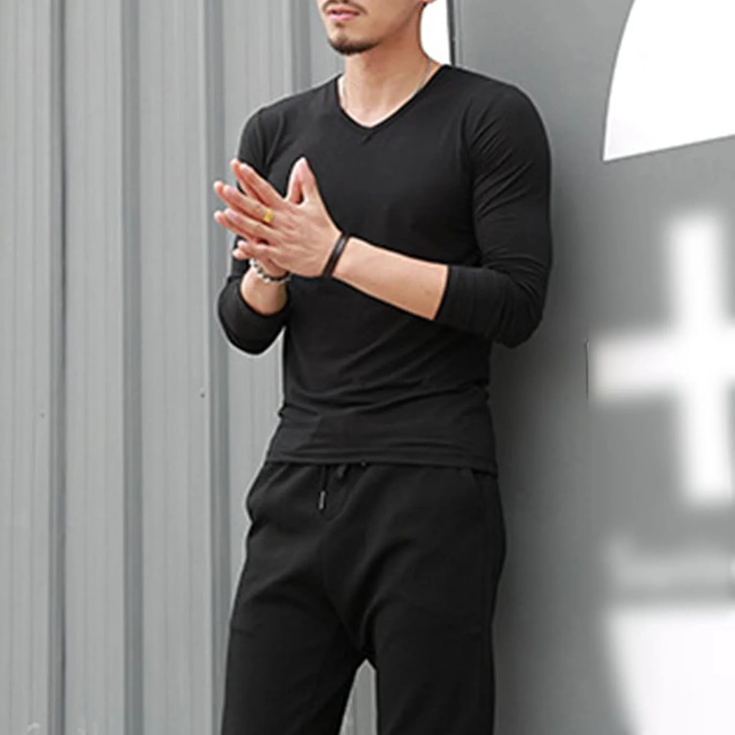 Мужская футболка с V-образным вырезом и длинным рукавом Slim Fit — фото 2