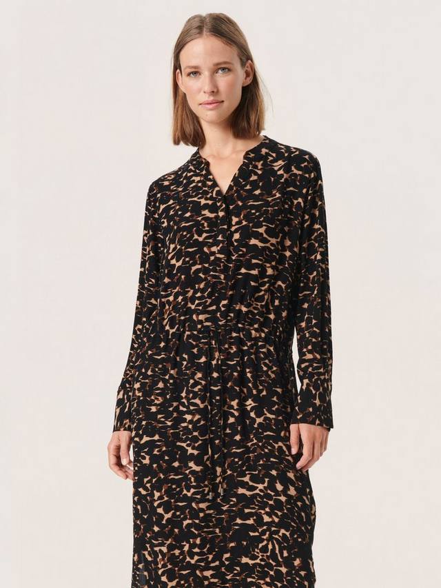 

Платье с принтом от zaya Soaked In Luxury, цвет Tigers Eye Leaf