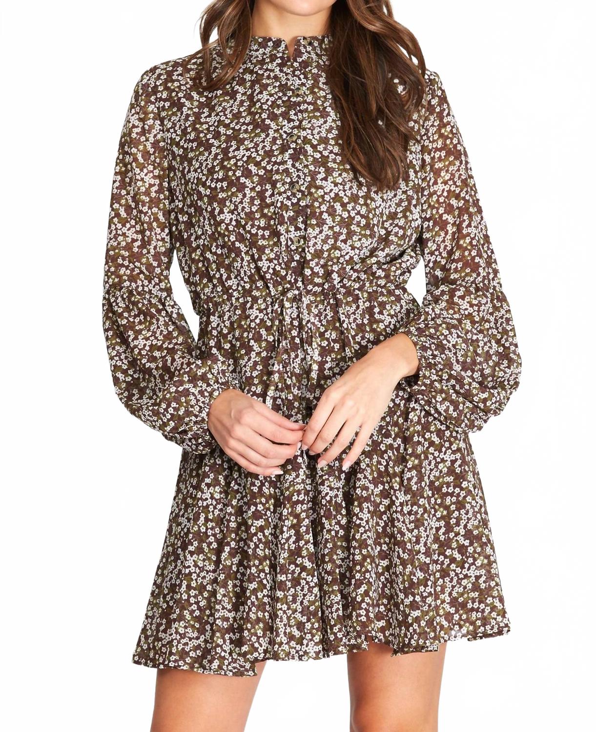 

Длинное платье с длинными рукавами и застежкой на пуговицы в коричневом цвете SHE + SKY