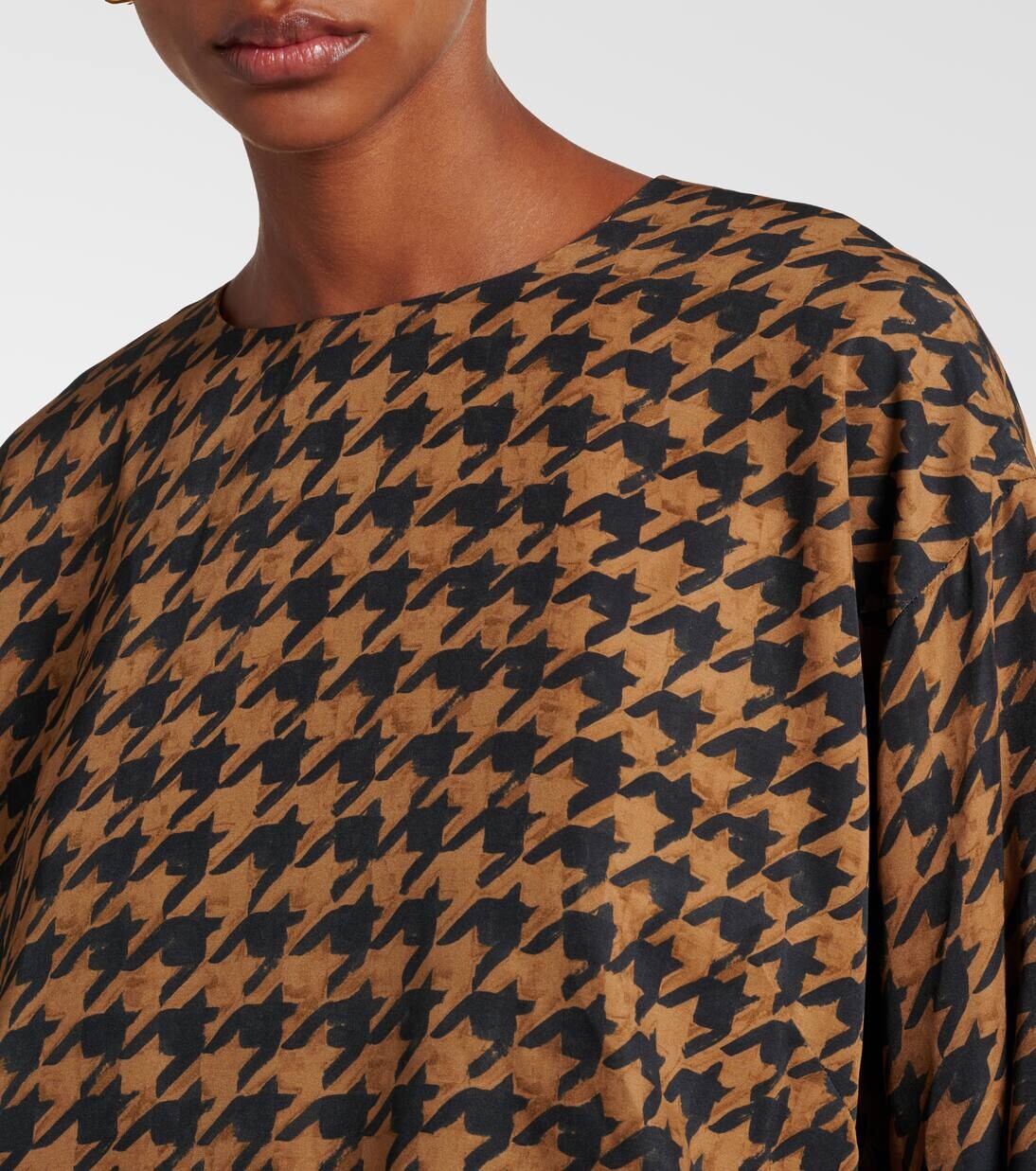 Блузка из атласа с узором «гусиная лапка» Dries Van Noten, кэмел — фото 4
