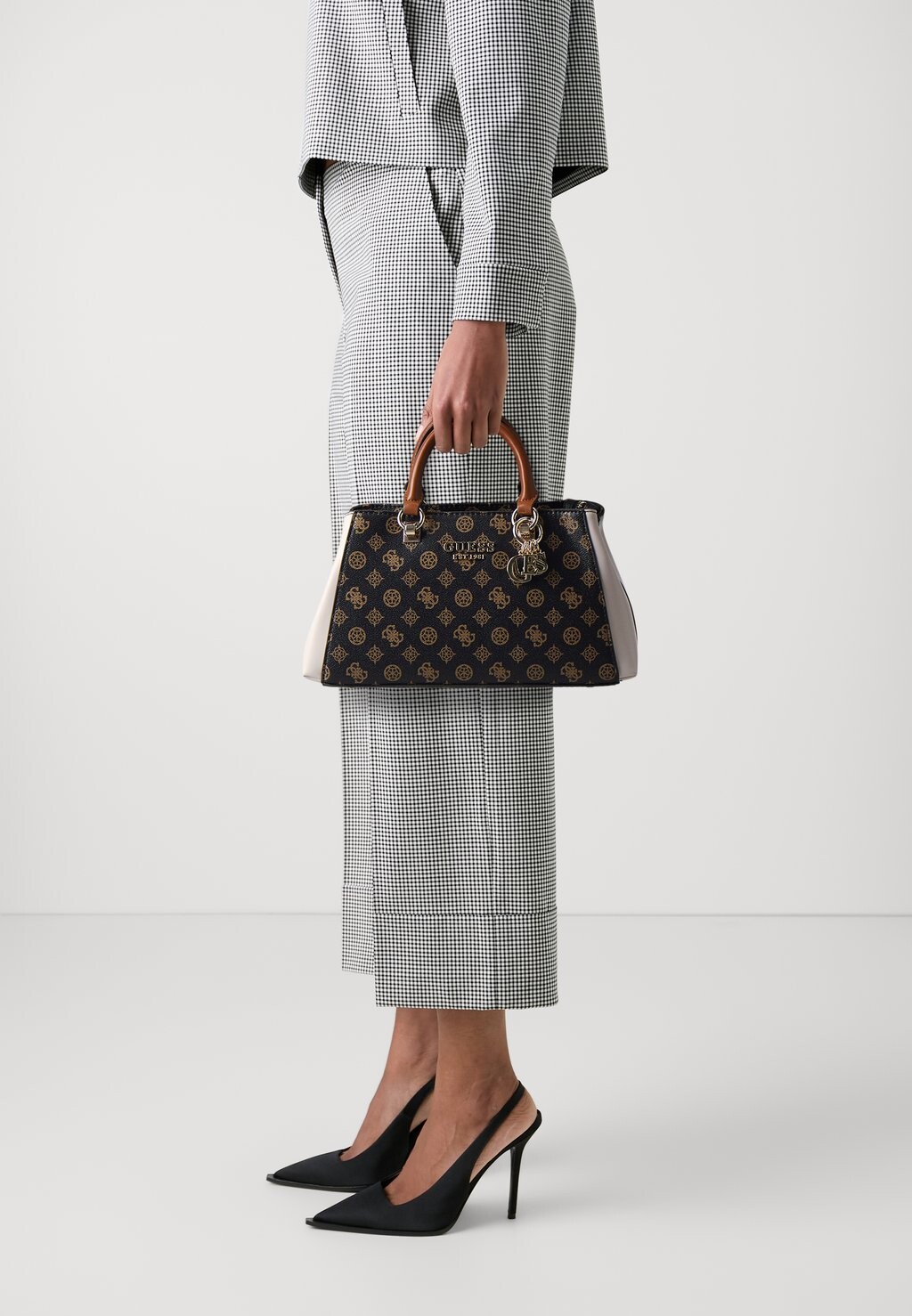 

Сумочка EVELUNE GIRLFRIEND SATCHEL Guess, коричневый