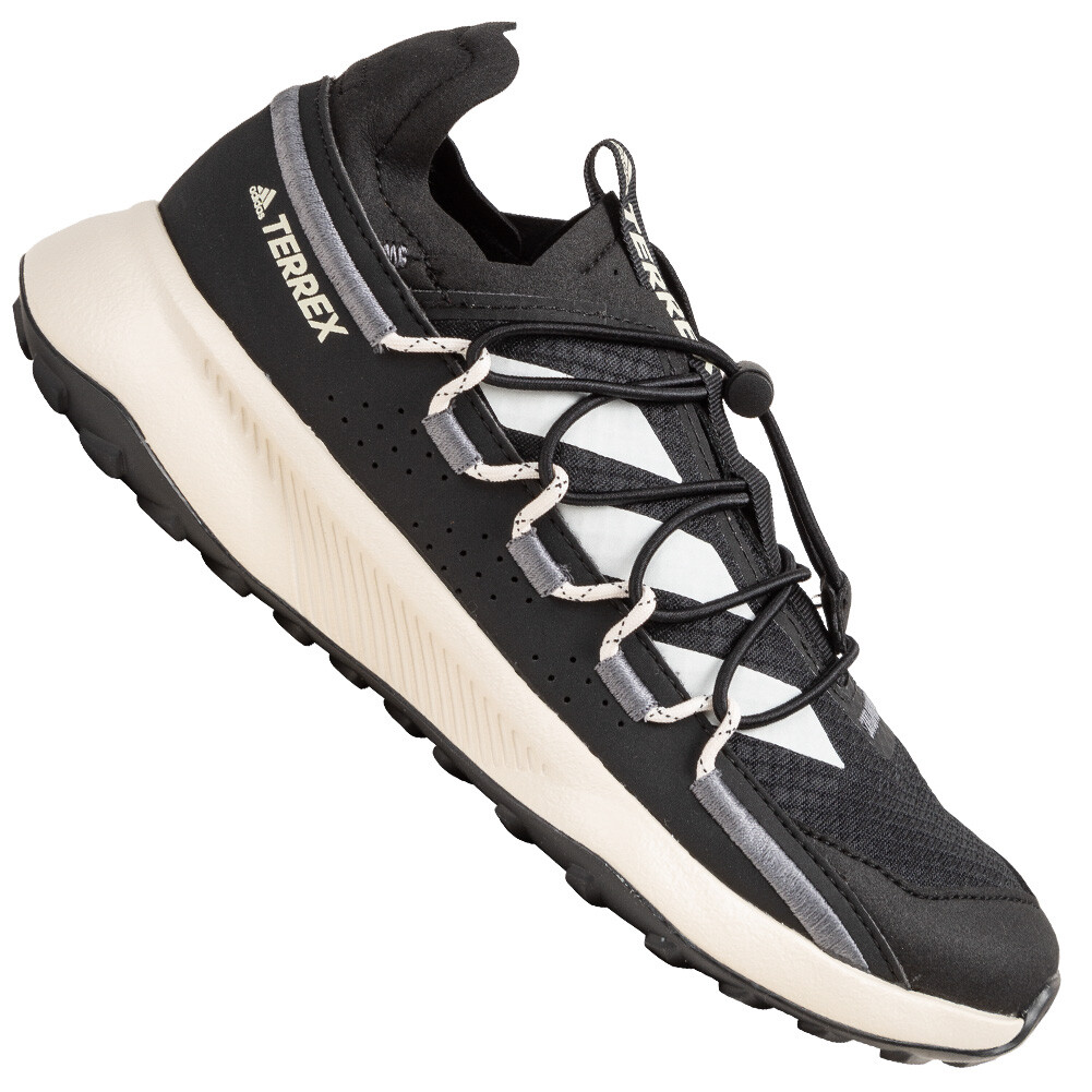 

Женская уличная обувь Adidas Terrex Voyager