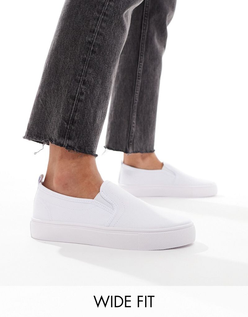 

Белые слипоны в горошек ASOS DESIGN Wide Fit