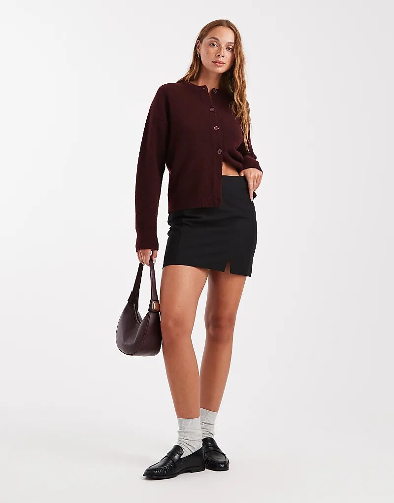 

Мини-юбка ASOS DESIGN классического кроя с разрезом черного цвета