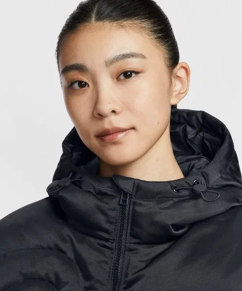 Женская пуховая куртка Nike Therma-FIT Oversized Down Puffer Jacket, чёрная — фото 4
