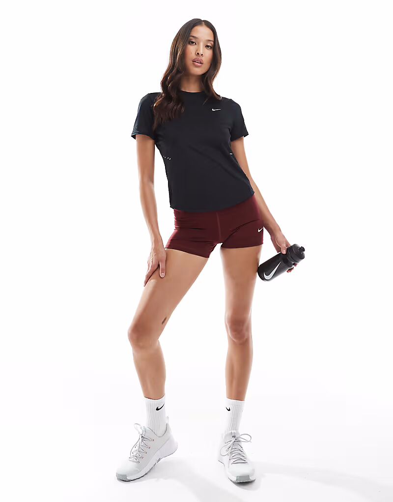 Футболка Nike Running Swift Dri-Fit черного цвета — фото 3