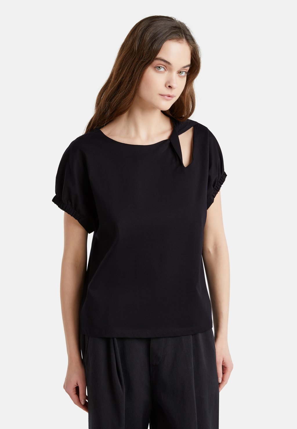 

Футболка с принтом WITH CUT-OUT United Colors of Benetton, черный