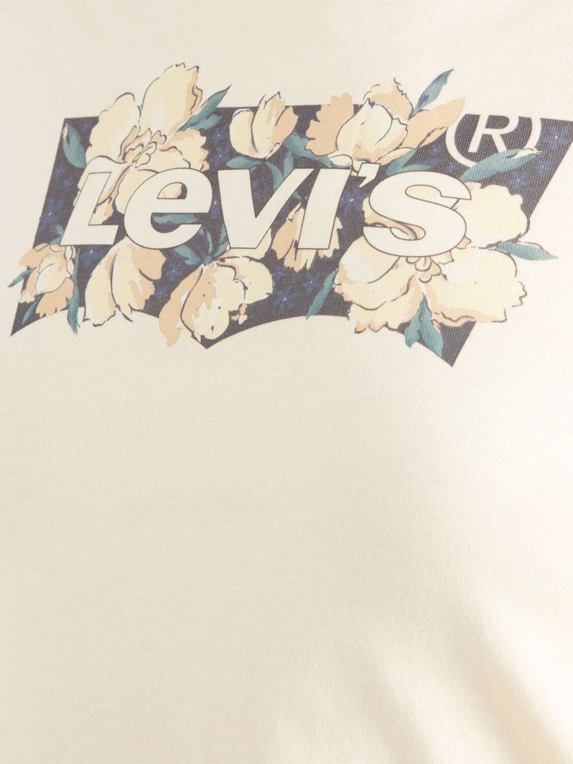 LEVI'S  Футболка 'Perfect Tee' в пастельно-желтом цвете — фото 2