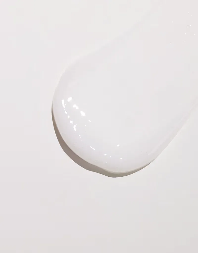 Кремовая помада для увеличения объема губ KIKO Milano Lip Volume Plumping Lip Cream, 02 Cloud Dew — фото 2