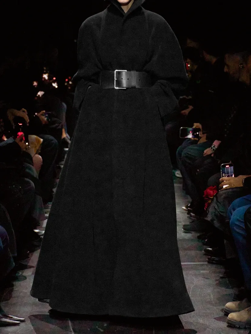 Пальто из ворсистой шерстяной смеси с поясом BALENCIAGA, черный — фото 4