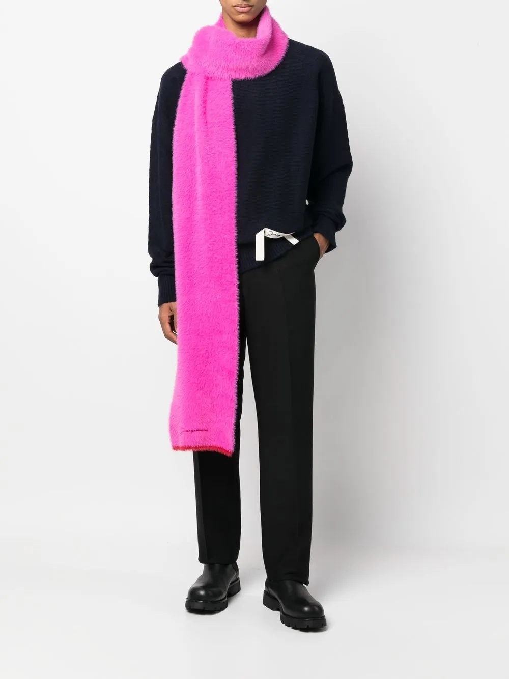 Фактурный шарф с вышитым логотипом Jacquemus, розовый — фото 2