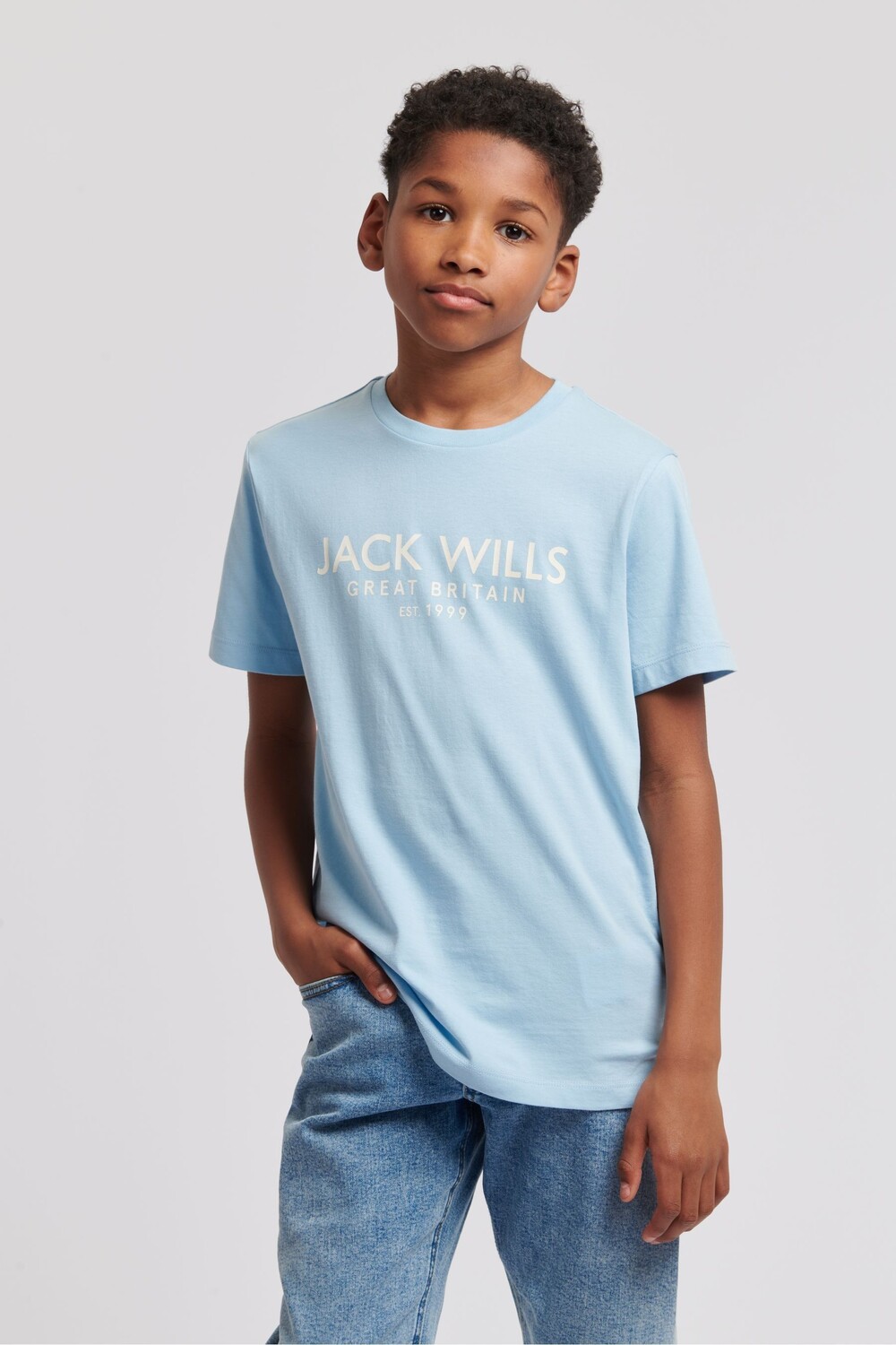 

Для мальчиков обычного кроя подойдет футболка Carnaby Jack Wills, синий