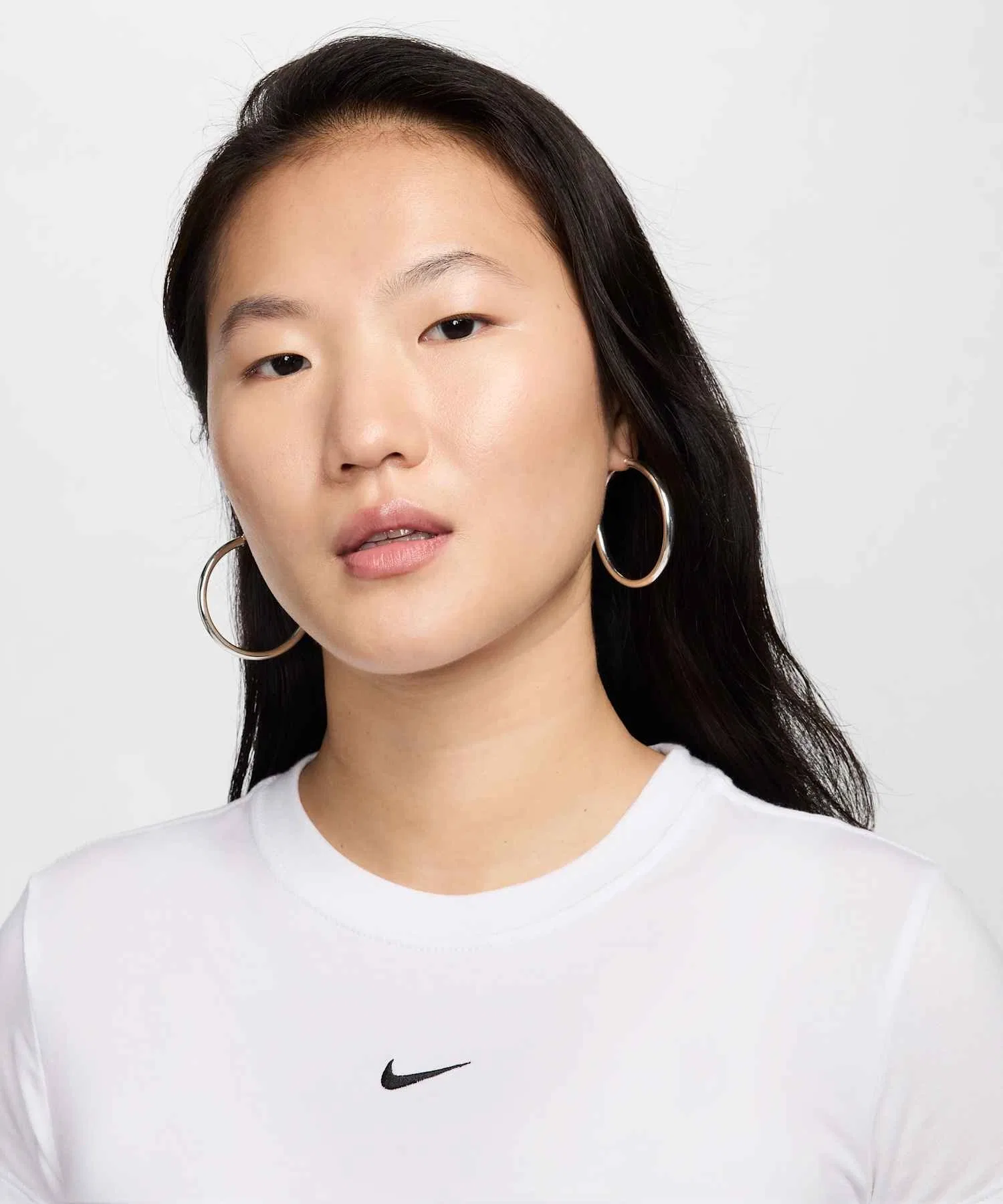 Женская футболка NIKE Sportswear Chill Knit белая — фото 3