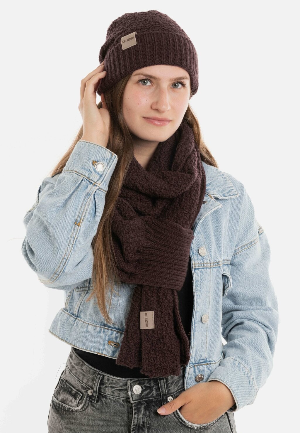 

Шапка HAZE Knit Factory, цвет Berry