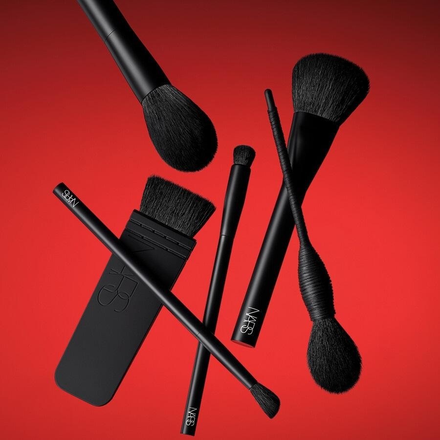 Кисть для пудры mie face brush Nars, количество 1 шт. — фото 2