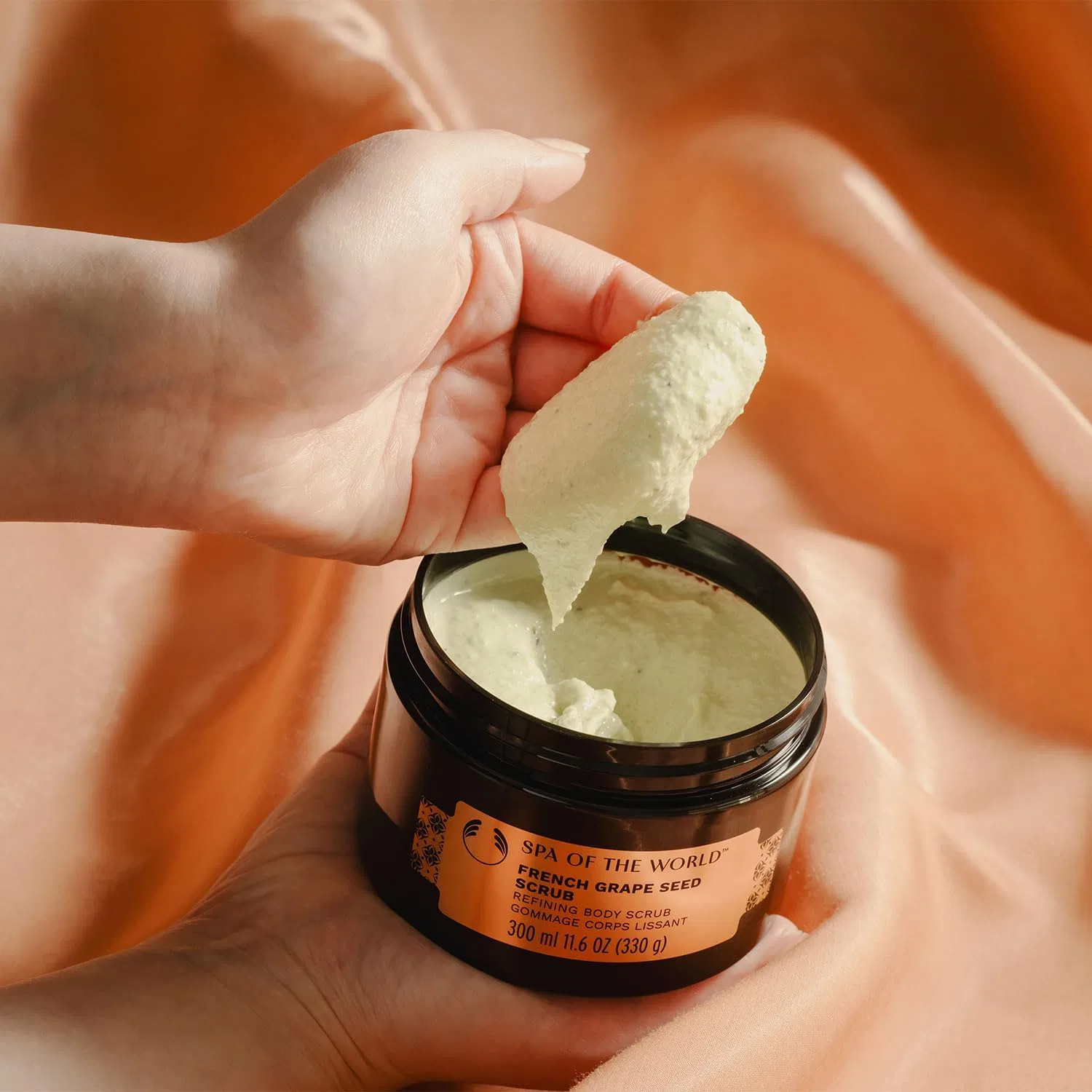 Скраб для тела The Body Shop French Grapeseed Scrub, 300 мл — фото 2