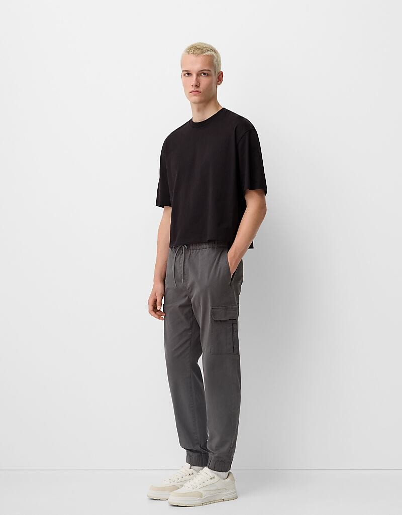 

Темно-серые брюки прямого кроя Bershka